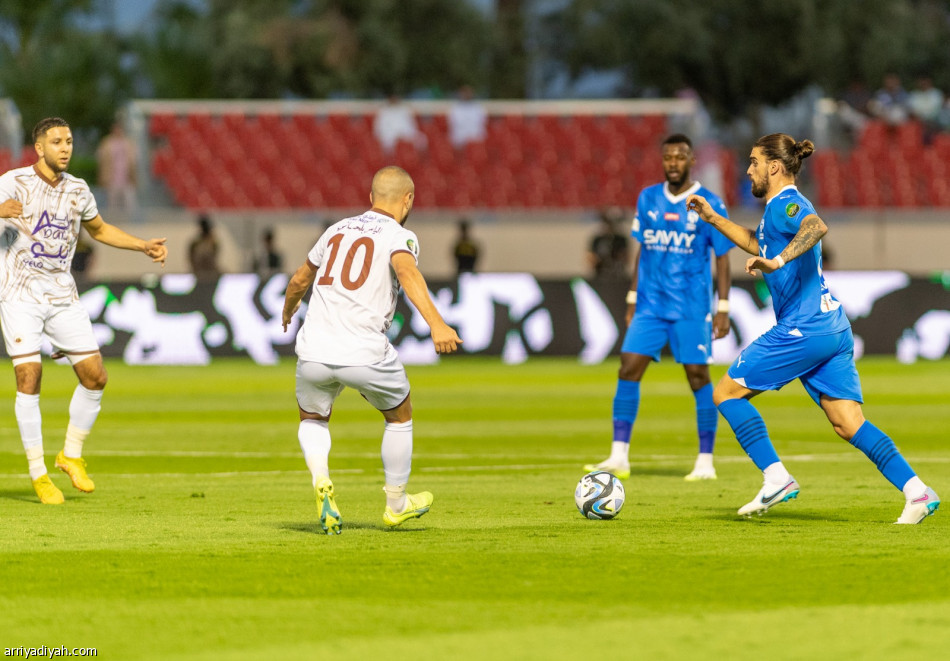 نيفيز يكسر صمود الجبلين.. ويعبر بالهلال