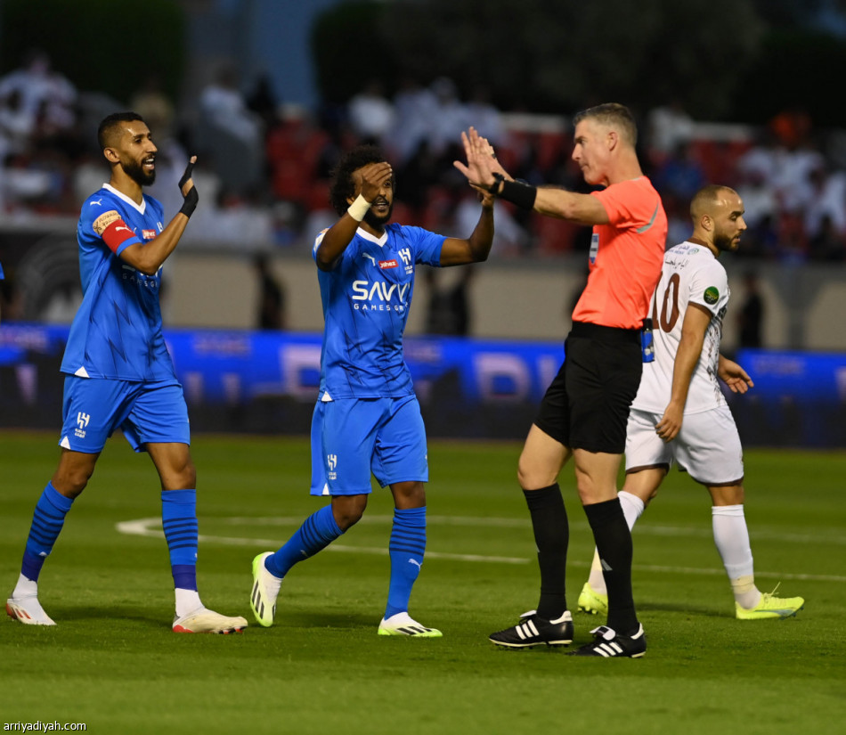 نيفيز يكسر صمود الجبلين.. ويعبر بالهلال